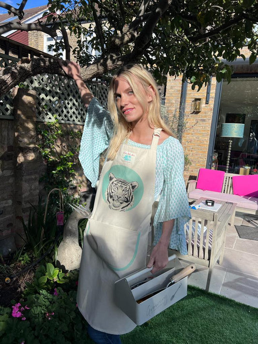 Sustainable Wildlife Apron - Mint Tiger ( Natural Cream)